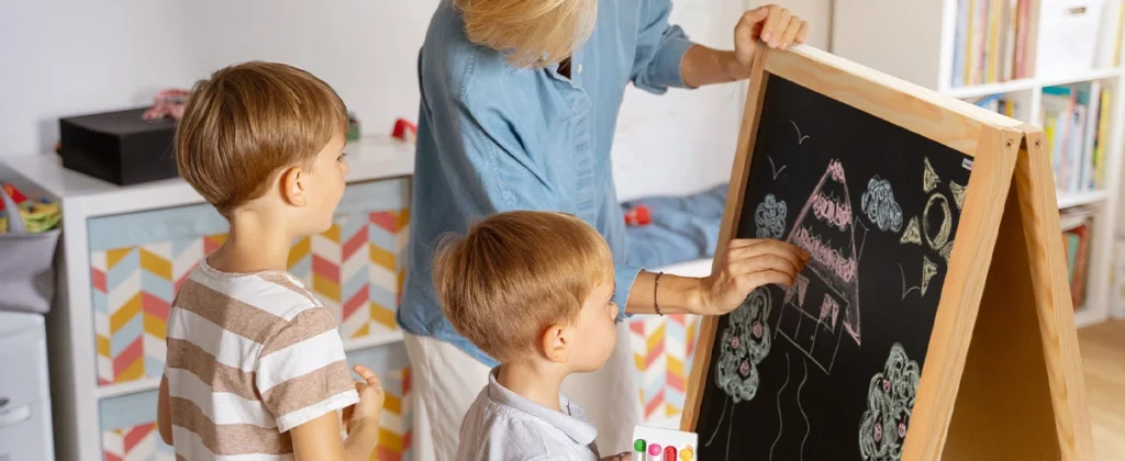 Attività divertenti per i&nbsp;bambini a&nbsp;casa con le lavagne bianche
