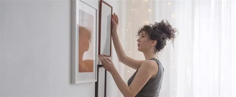 Come appendere un quadro? Una guida pratica per ogni interno